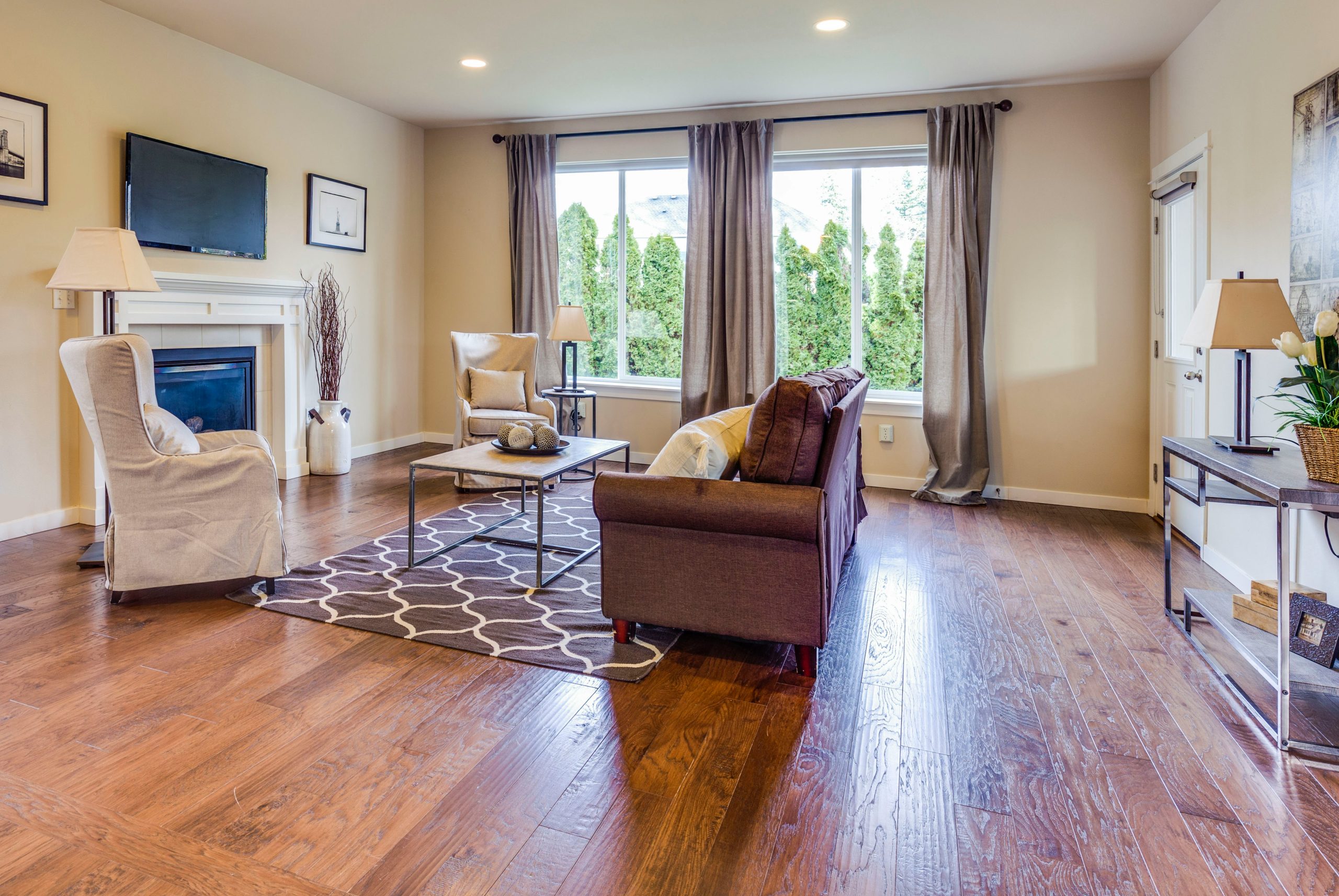 Flooring installer Thornton